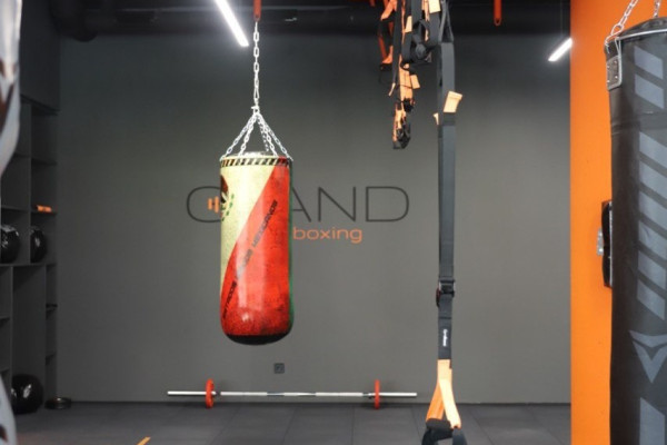 Продаж прибуткового спортивного клубу в центрі Києва